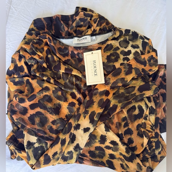 ASOS Ruched Leopard Dress - Picture 5 of 5